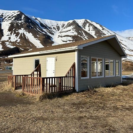 Fisk Club Cottages Flateyri - Sailor'S House Bagian luar foto