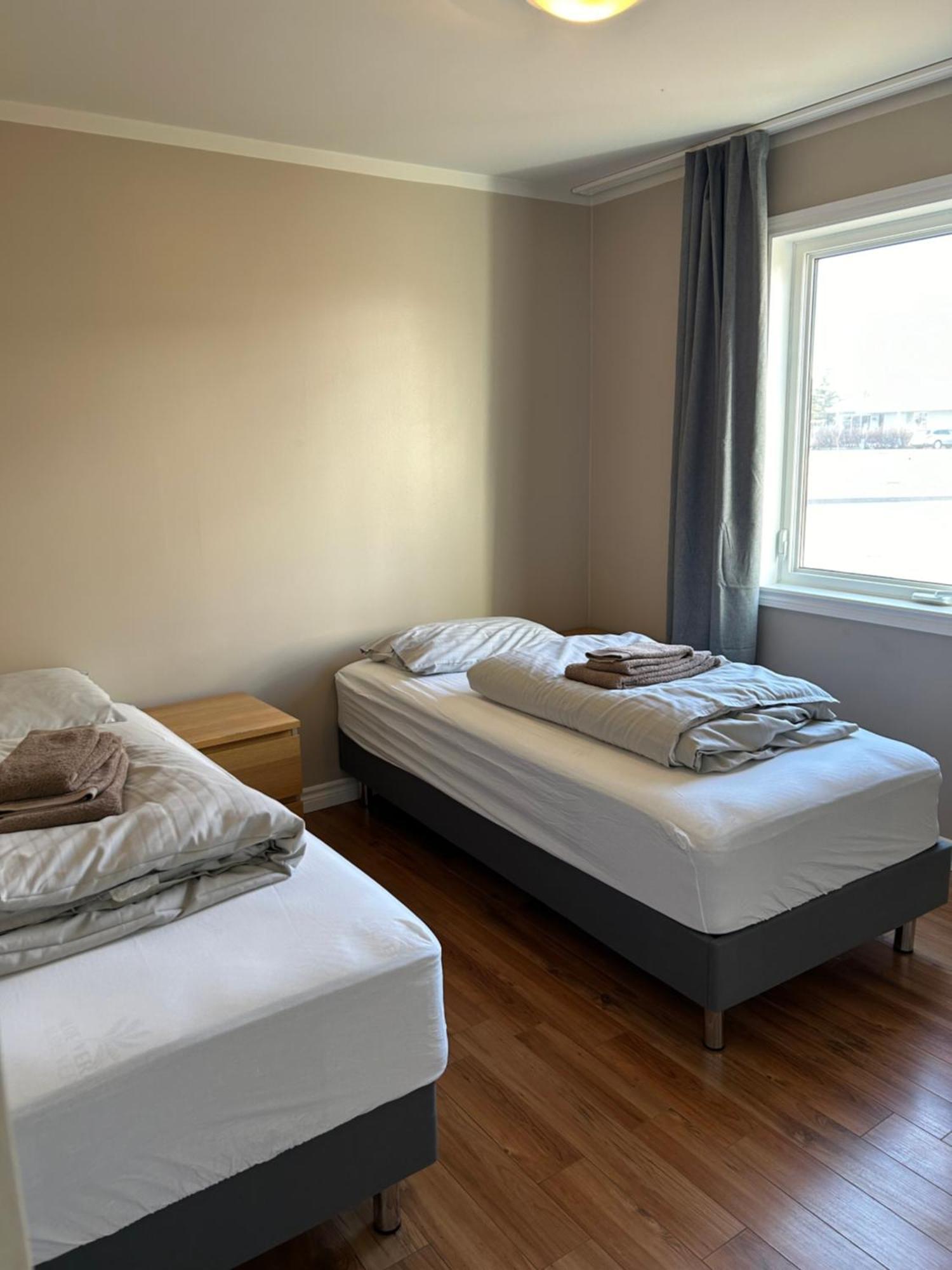 Fisk Club Cottages Flateyri - Sailor'S House Bagian luar foto