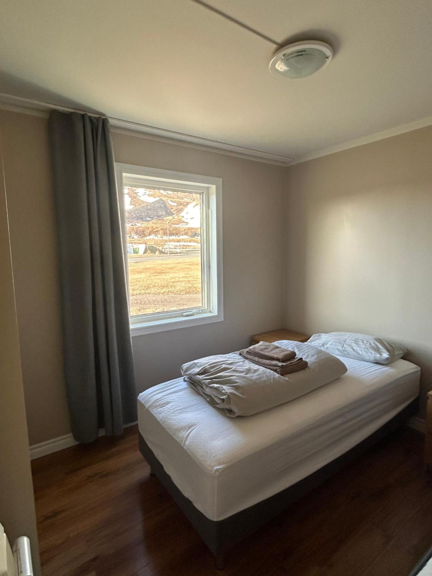Fisk Club Cottages Flateyri - Sailor'S House Bagian luar foto