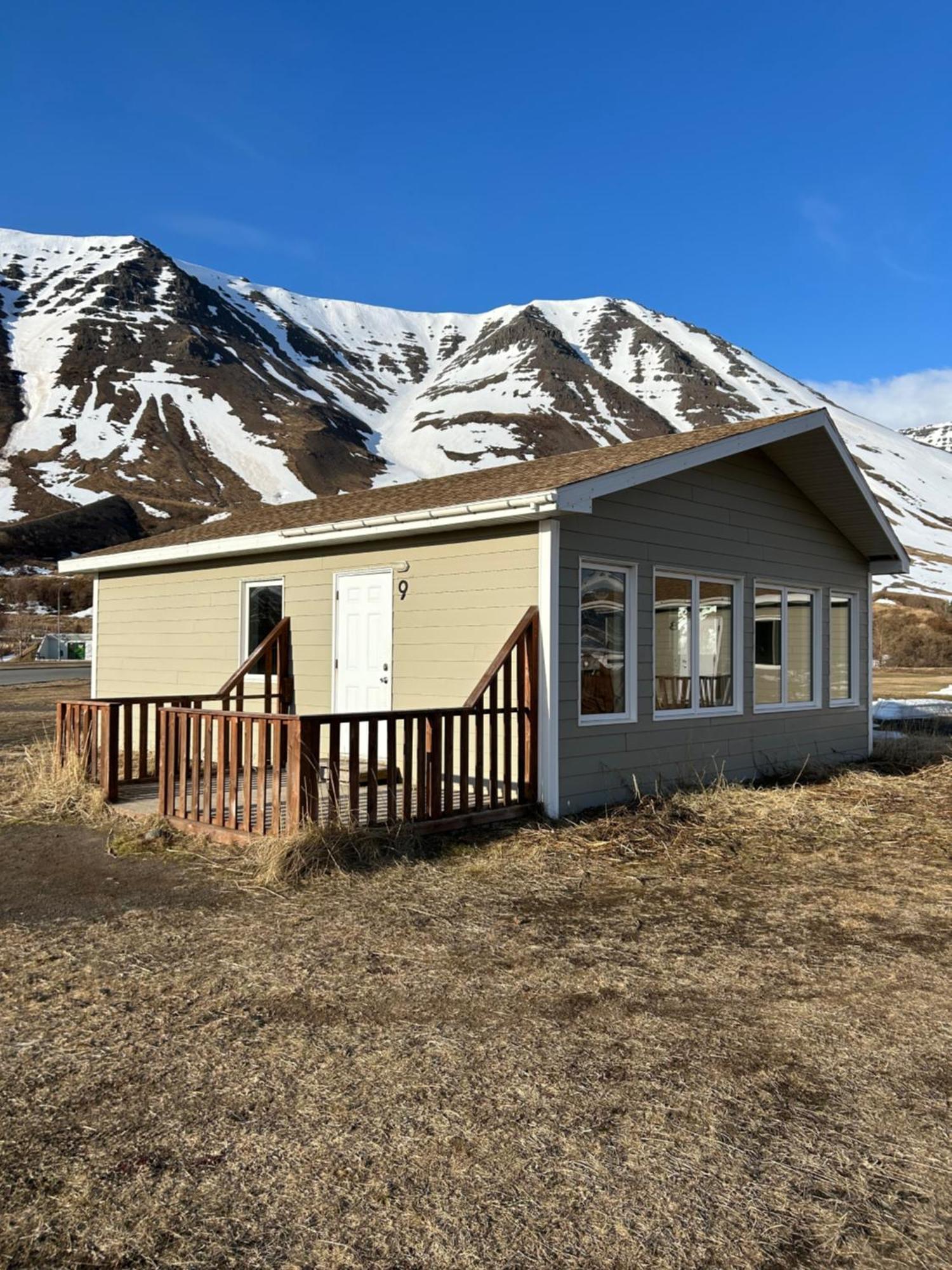Fisk Club Cottages Flateyri - Sailor'S House Bagian luar foto